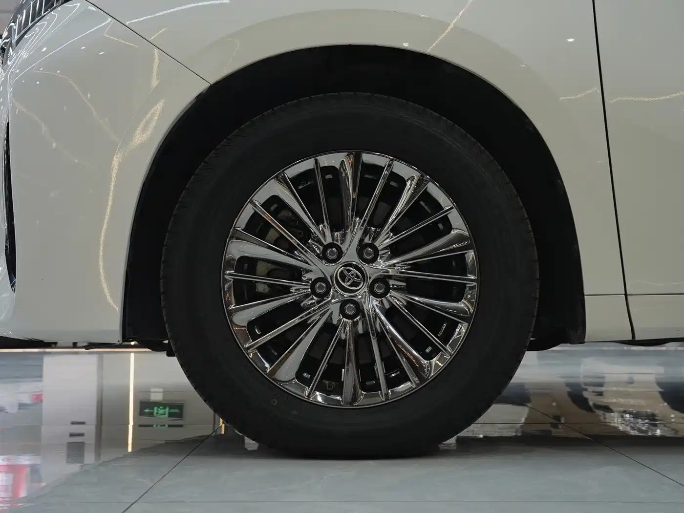 Toyota Alphard 2021 Hybrid 2.5L Luxury фото 9