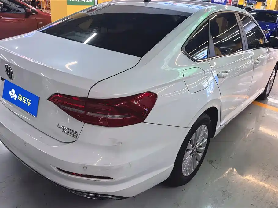 Volkswagen Lavida 2019 1.5L Automatic Comfort Edition China VI фото 3