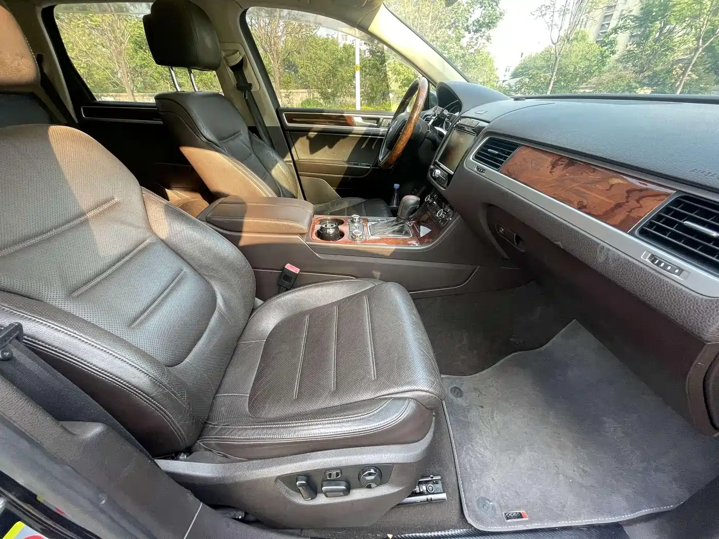 Volkswagen Touareg 2011 3.0TSI Premium фото 9