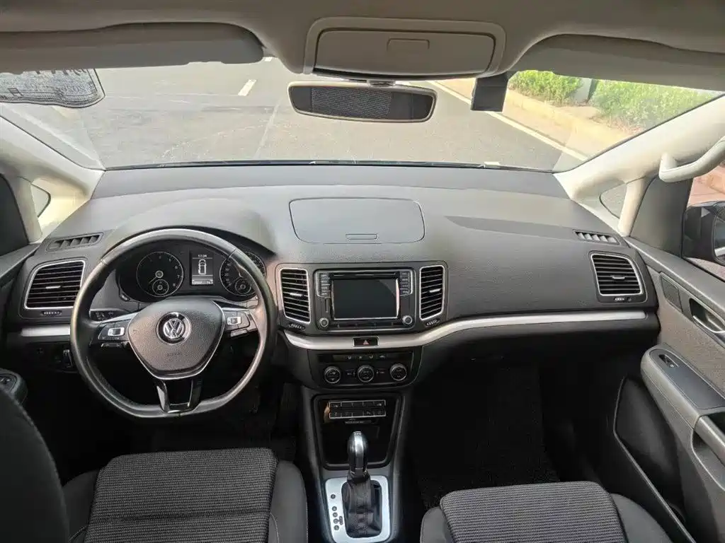 Volkswagen Sharan 2016 380TSI Comfort 7-seater фото 7