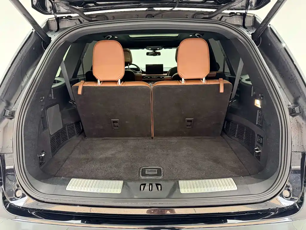 Lincoln Aviator, миниатюра 21