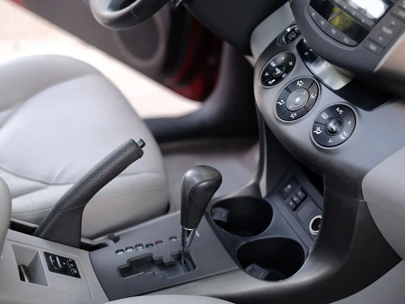 Toyota RAV4 Rongfang 2009 2.4L Automatic Luxury Edition фото 53