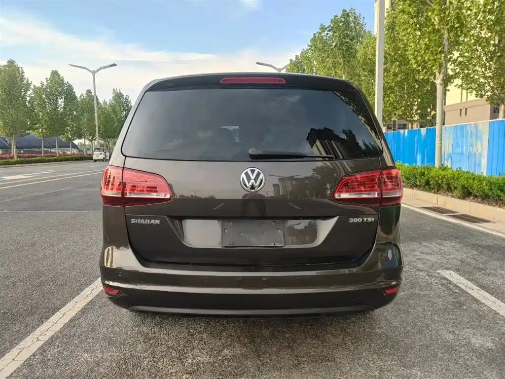 Volkswagen Sharan 2016 380TSI Comfort 7-seater фото 5
