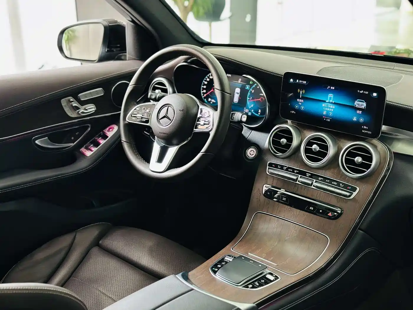 Mercedes-Benz GLC 2020 Facelift GLC 300 L 4MATIC Dynamic фото 13
