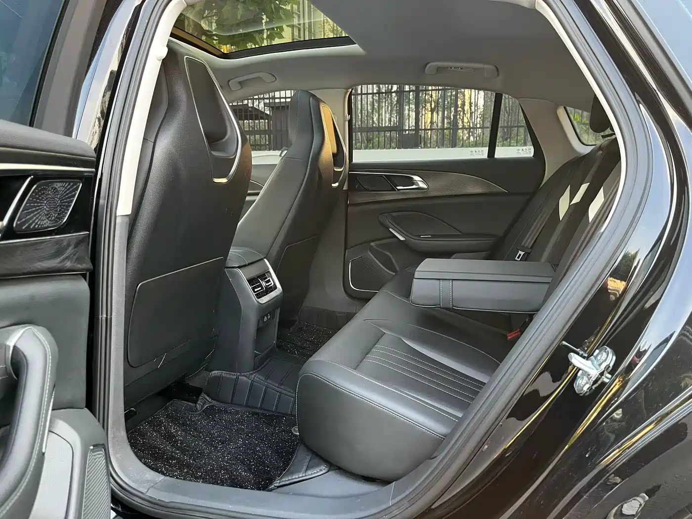 Hongqi H6 2025 2025 Model 2.0T Far-Reaching Edition