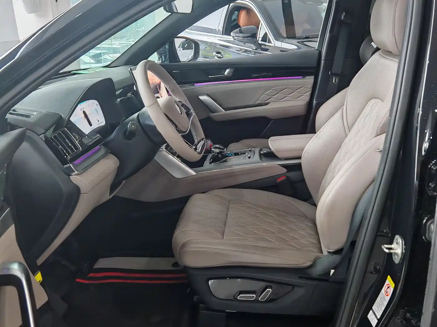 BYD Tang New Energy 2024 DM-p Champion Edition 215KM 4WD Premium фото 11