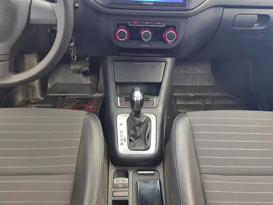 Volkswagen Tiguan 2016 280TSI Automatic 2WD Silk Road Fashion Edition фото 16