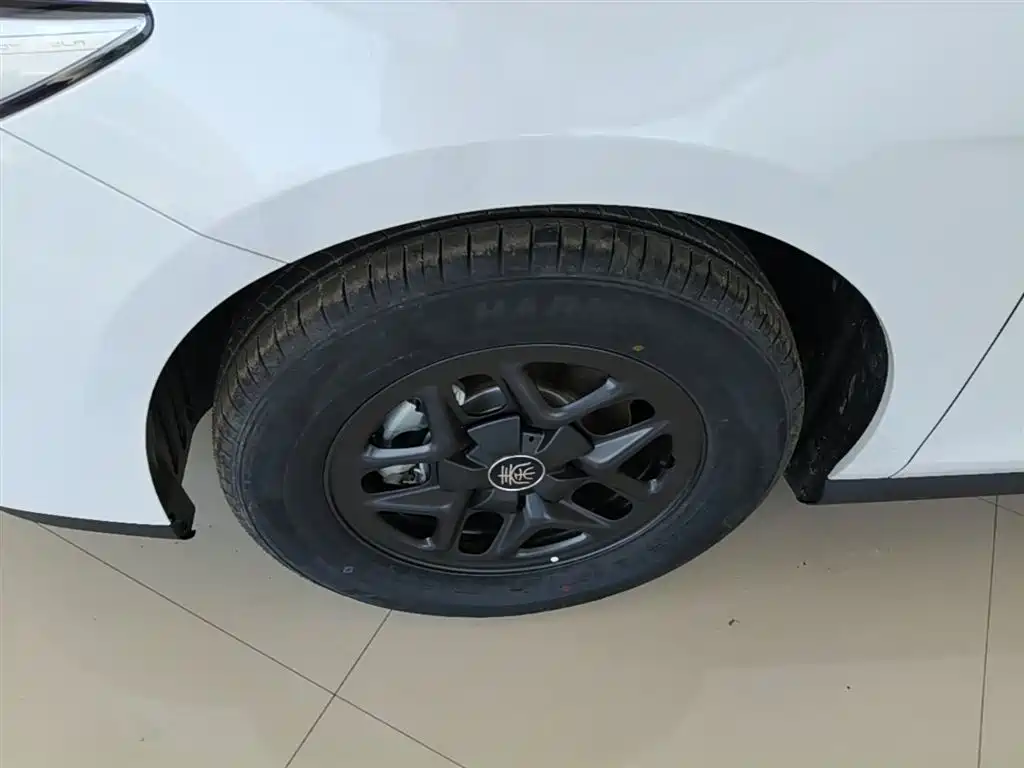 BYD Qin PLUS 2026 DM-i Smart Edition 128KM Progressive фото 23