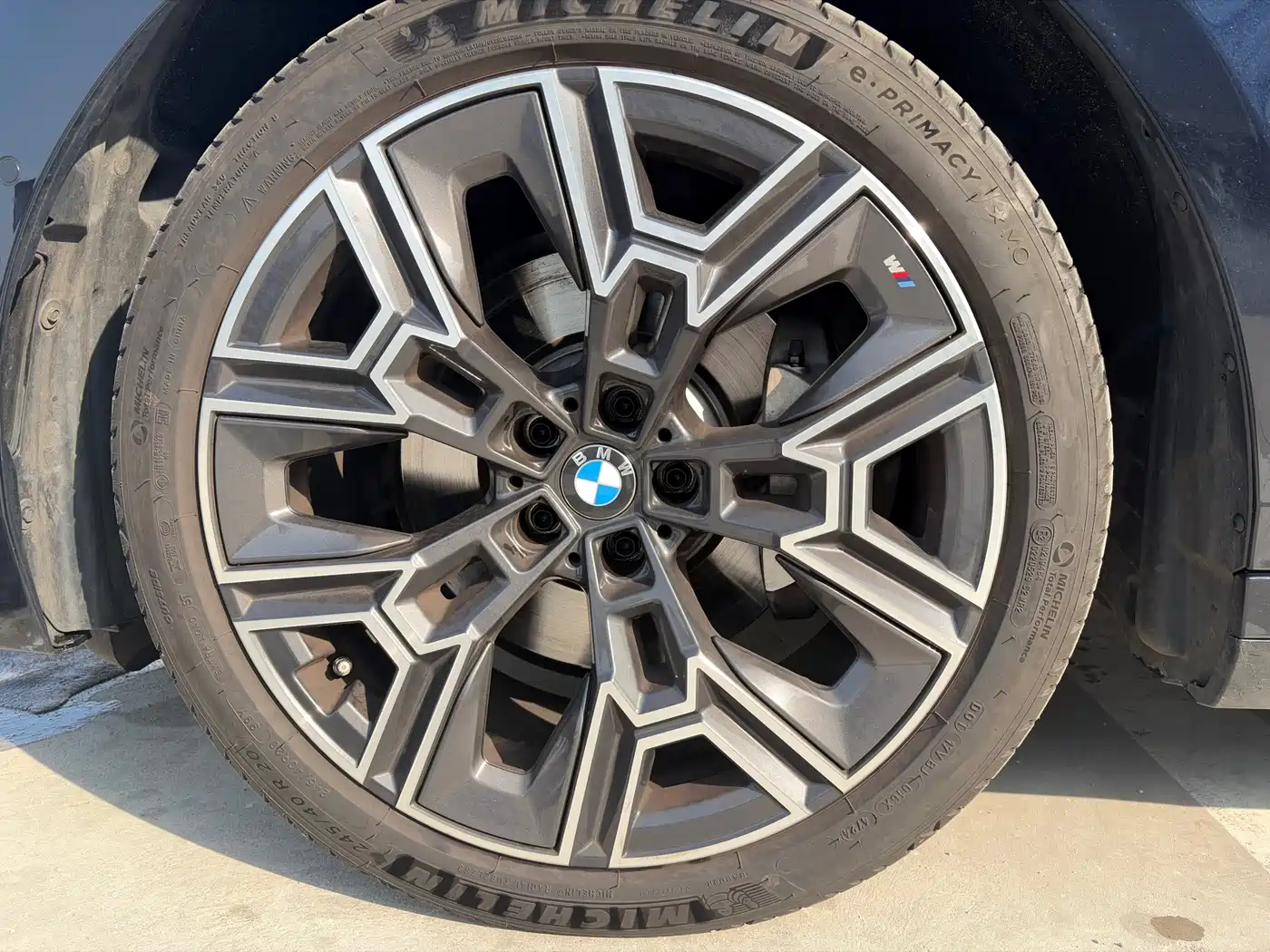 BMW 5 Series 2025 530Li Premium M Sport Package фото 15