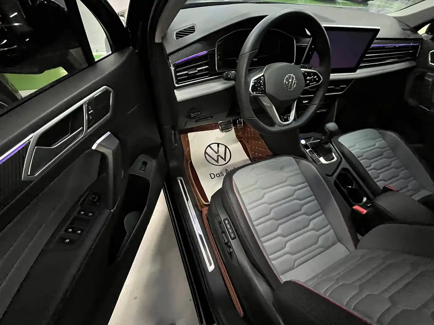 Volkswagen Tiguan L 2023 330TSI Auto 2WD R-Line Flagship Edition фото 6