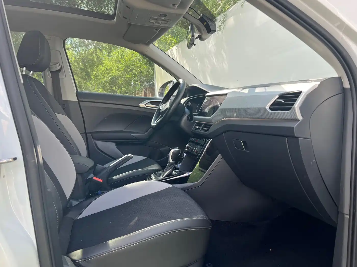 Volkswagen Tanying 2021 1.5L Automatic 30th Anniversary Edition фото 8
