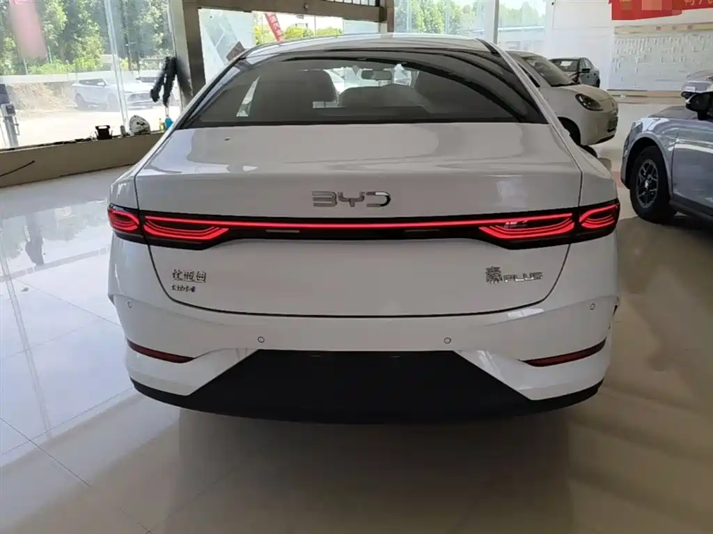 BYD Qin PLUS 2026 DM-i Smart Edition 128KM Progressive фото 6