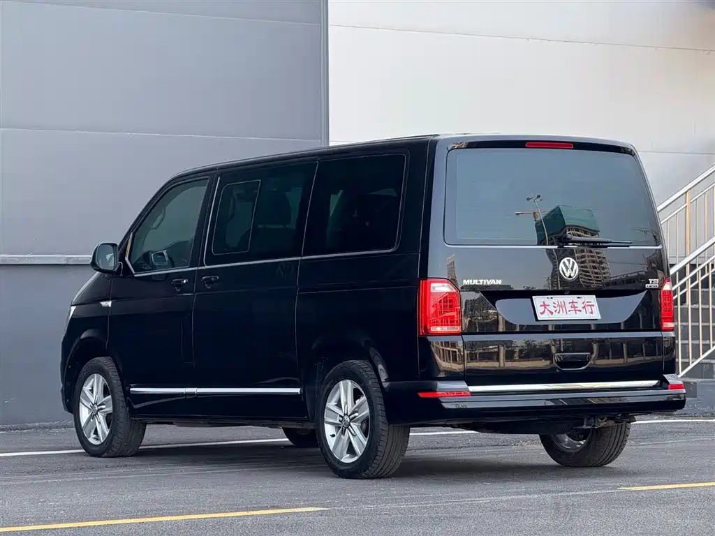 Volkswagen Multivan 2016 2.0TSI 4WD Prestige 7-Seater фото 8