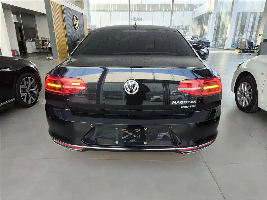 Volkswagen Magotan 2019 330TSI DSG Luxury Class China VI фото 4