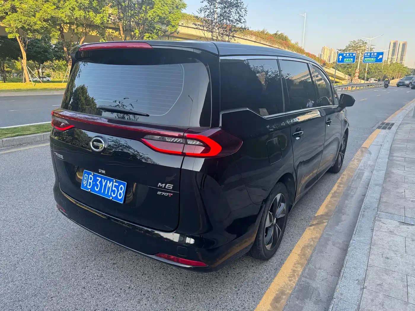 GAC Trumpchi Trumpchi M6 2021 270T DCT Luxury Edition (7-Seater) фото 5