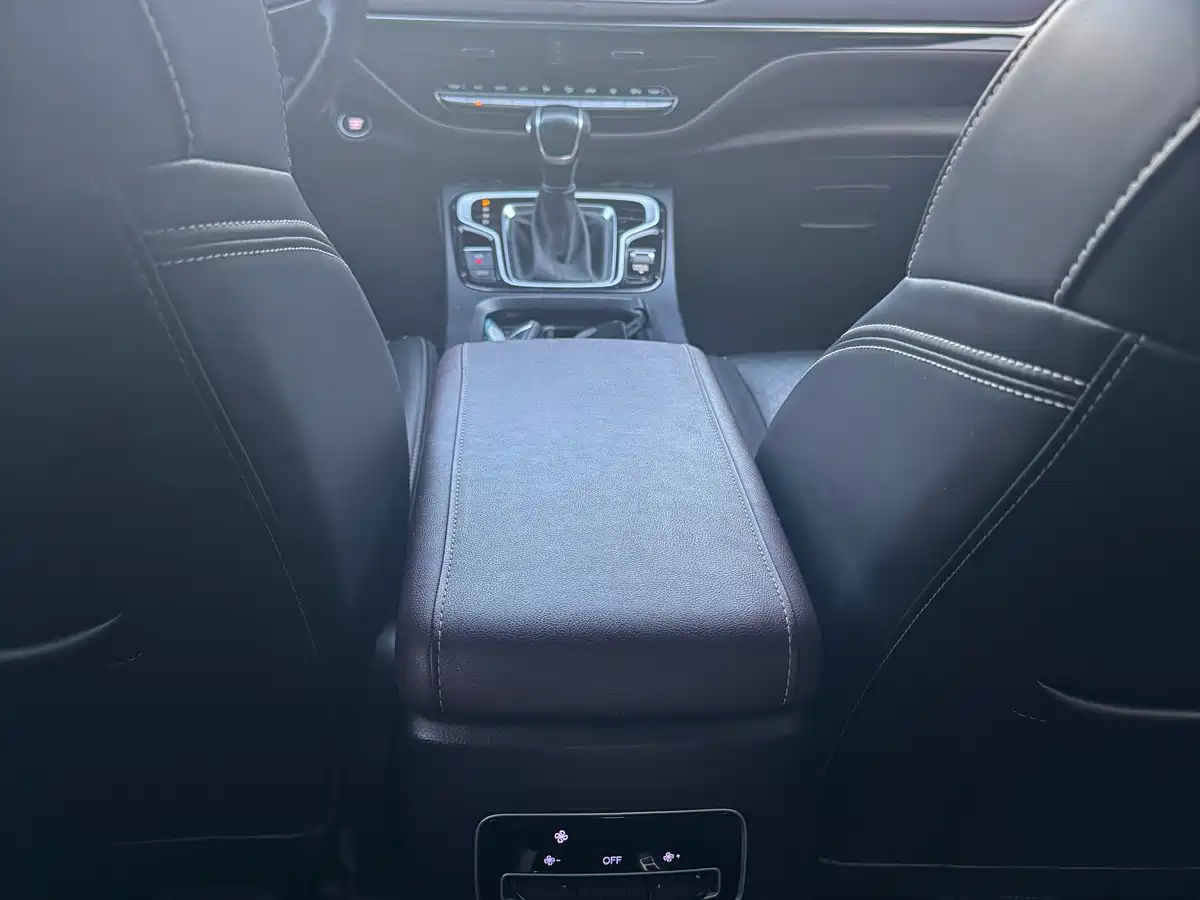 GAC Trumpchi Trumpchi M6 2021 270T DCT Luxury Edition (7-Seater) фото 12