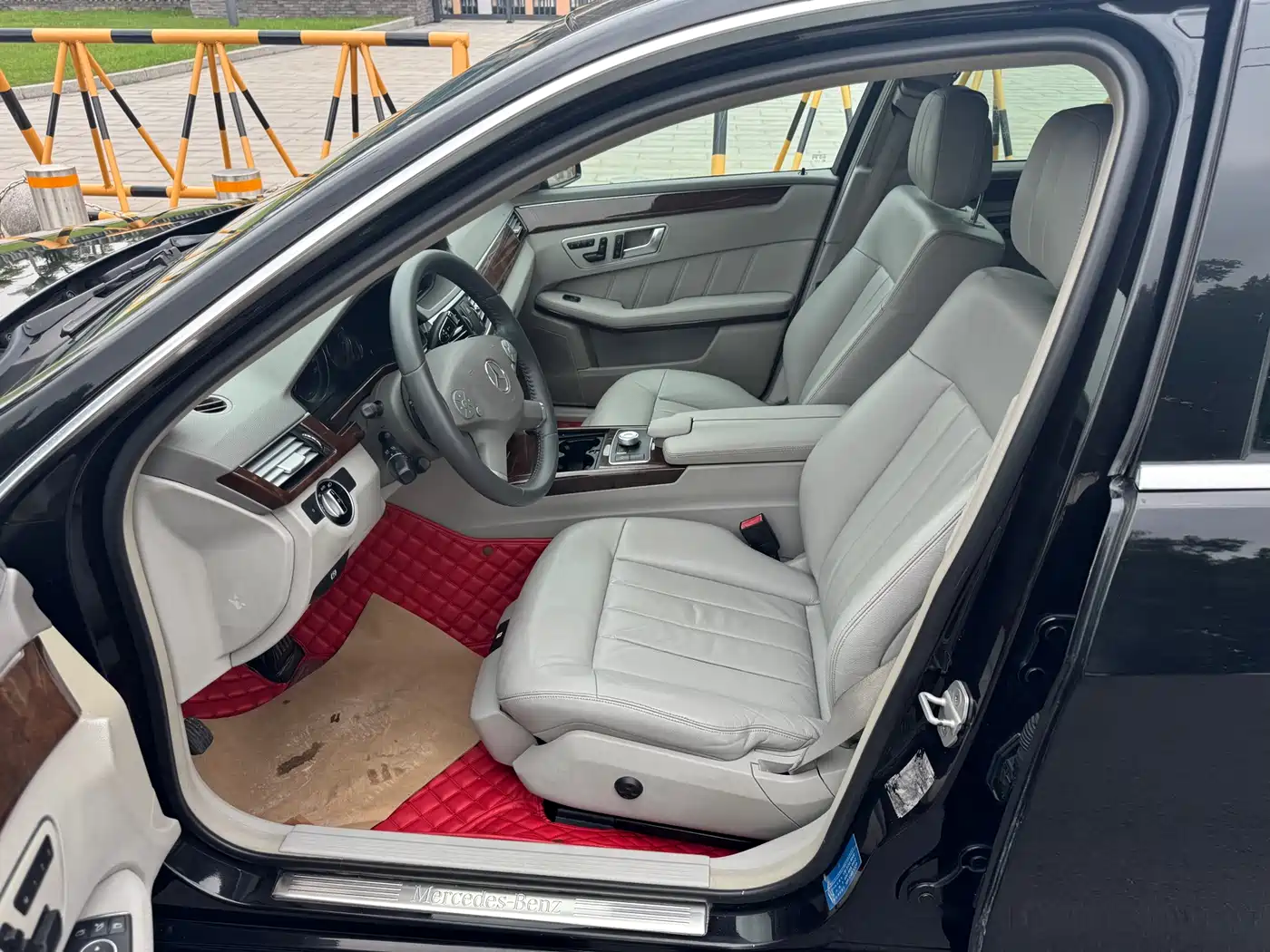 Mercedes-Benz E-Class 2012 E 300 L Fashion Luxury фото 9