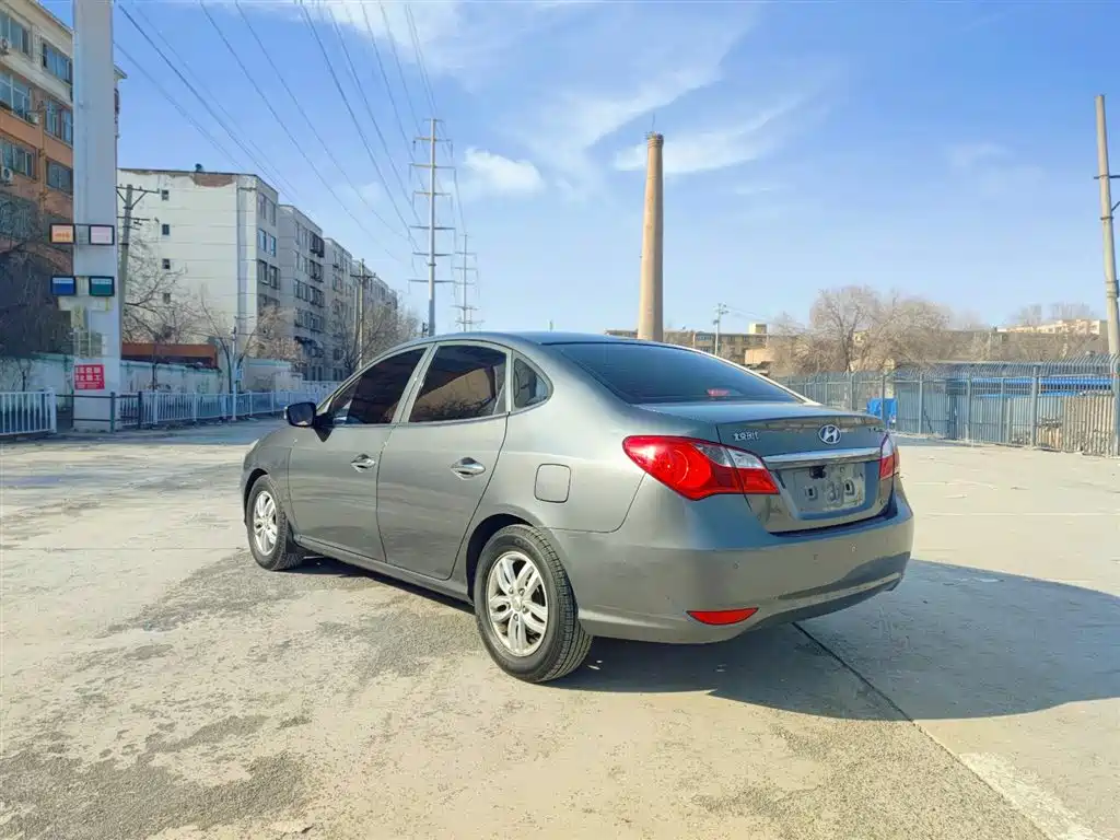 Hyundai Elantra 2011 1.6L Automatic Luxury фото 15