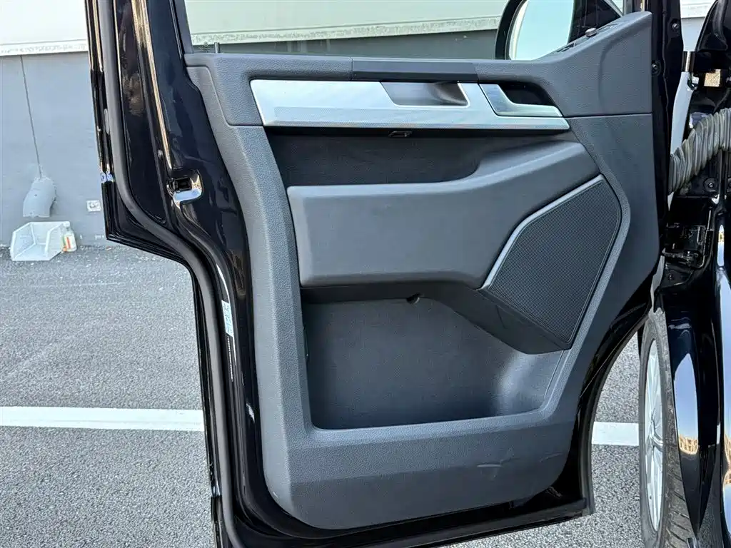 Volkswagen Multivan 2016 2.0TSI 4WD Prestige 7-Seater фото 13