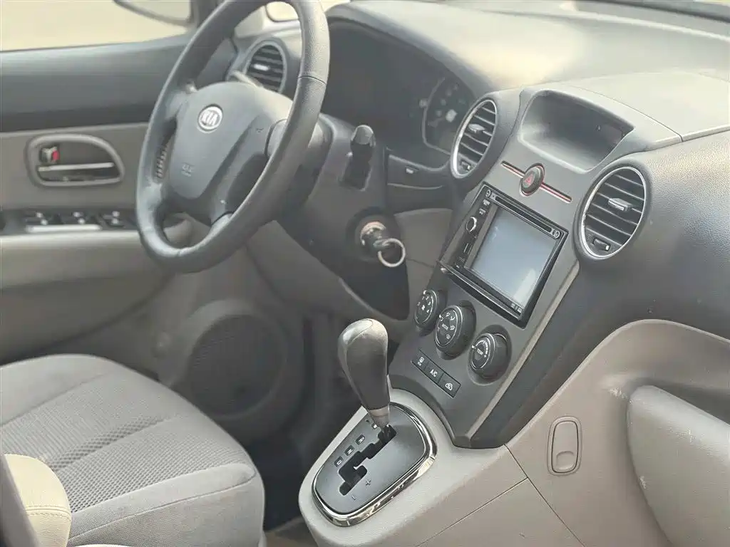 Kia Carens 2011 2.0L 7-Seater Automatic Standard фото 7