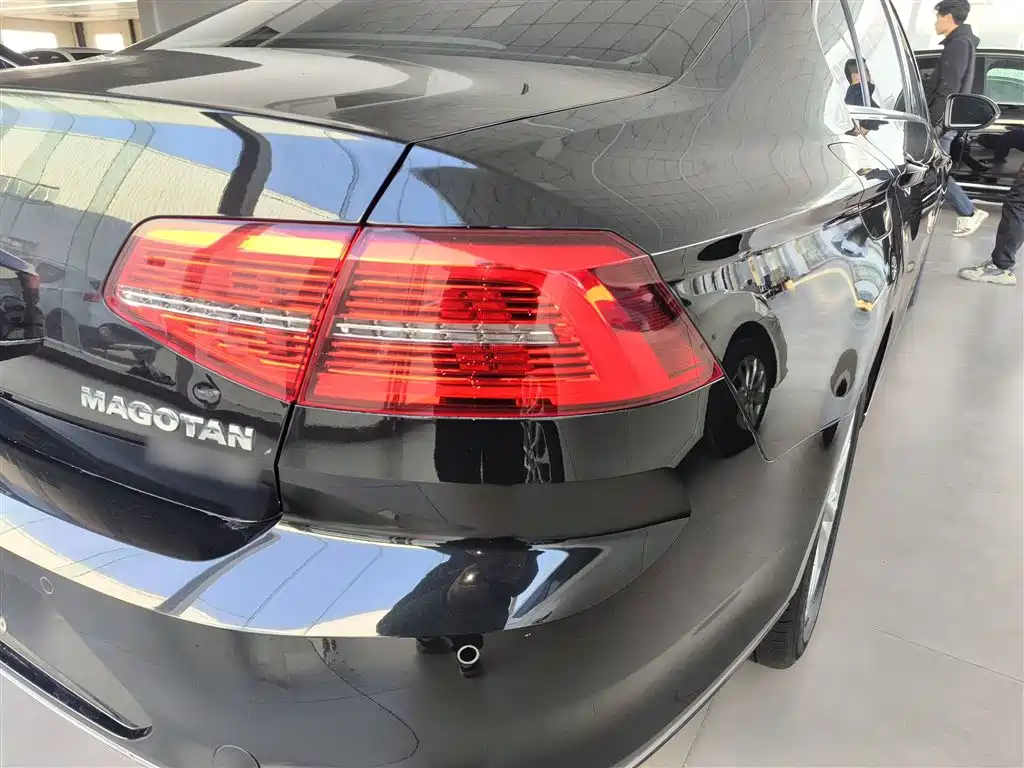 Volkswagen Magotan 2019 330TSI DSG Luxury Class China VI фото 24