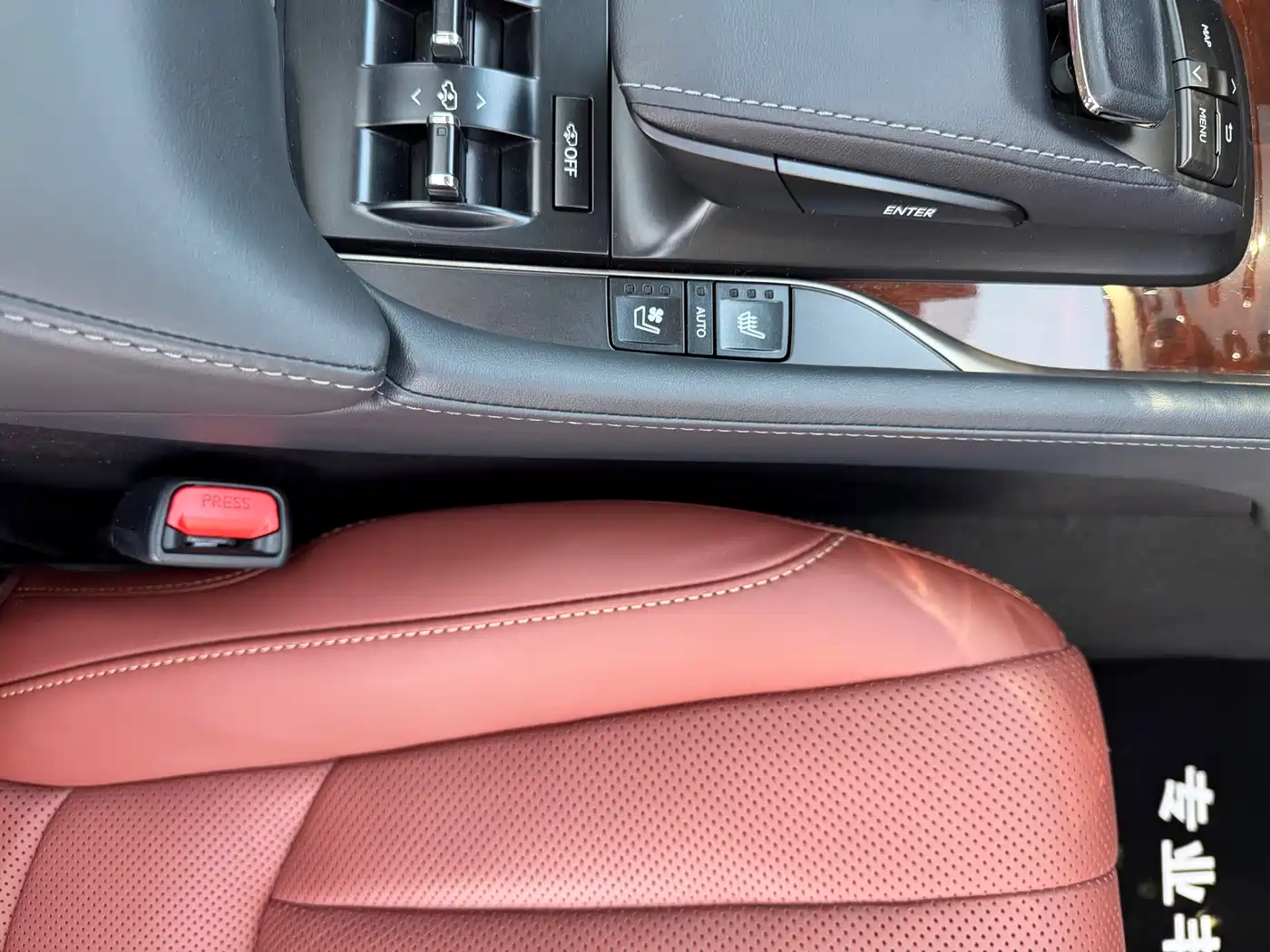 Lexus LX 2019 570 Prestige Luxury Edition фото 24