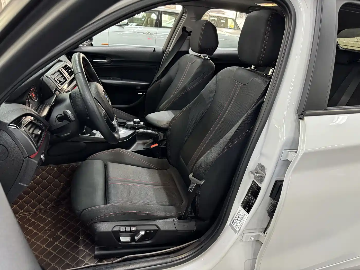 BMW 1 Series (Import) 2015 120i Sport Design Package фото 11