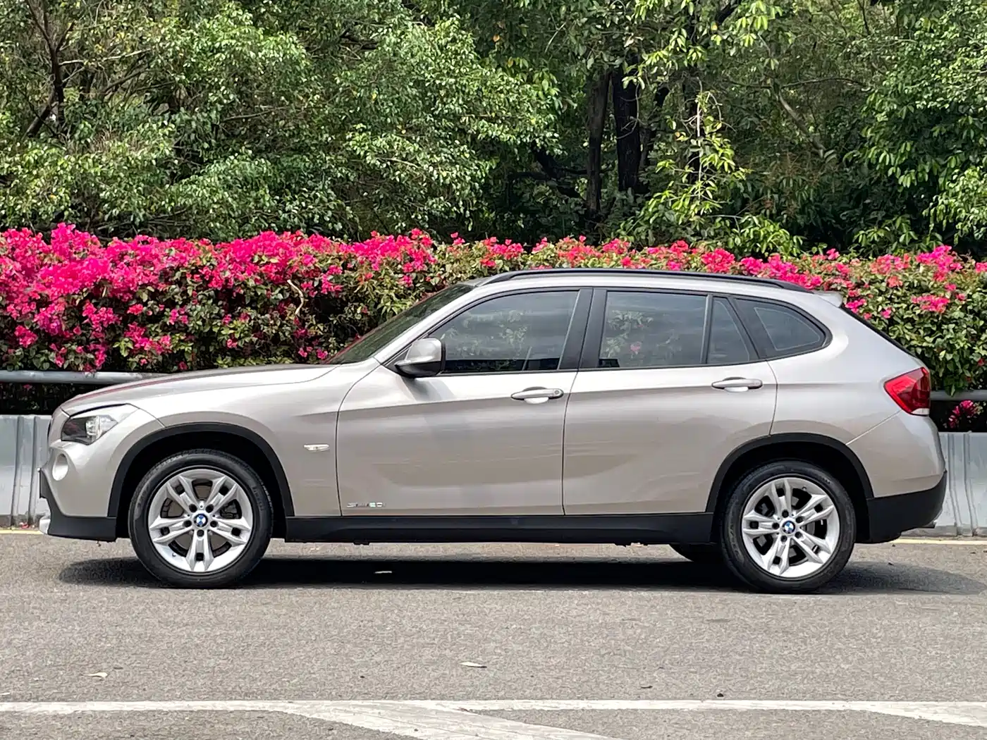 BMW X1 2012 sDrive20i Leading Model фото 5