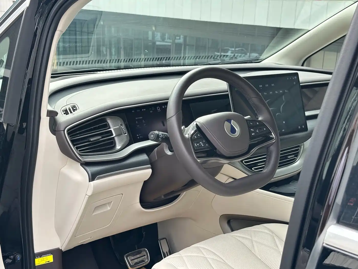 Denza D9 2025 2025 Model DM-i Smart Drive Edition 1020 AWD Flagship