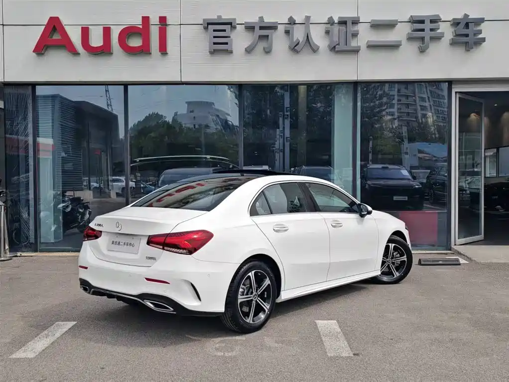 Mercedes-Benz A-Class 2022 A 200 L Sport Sedan Style фото 9