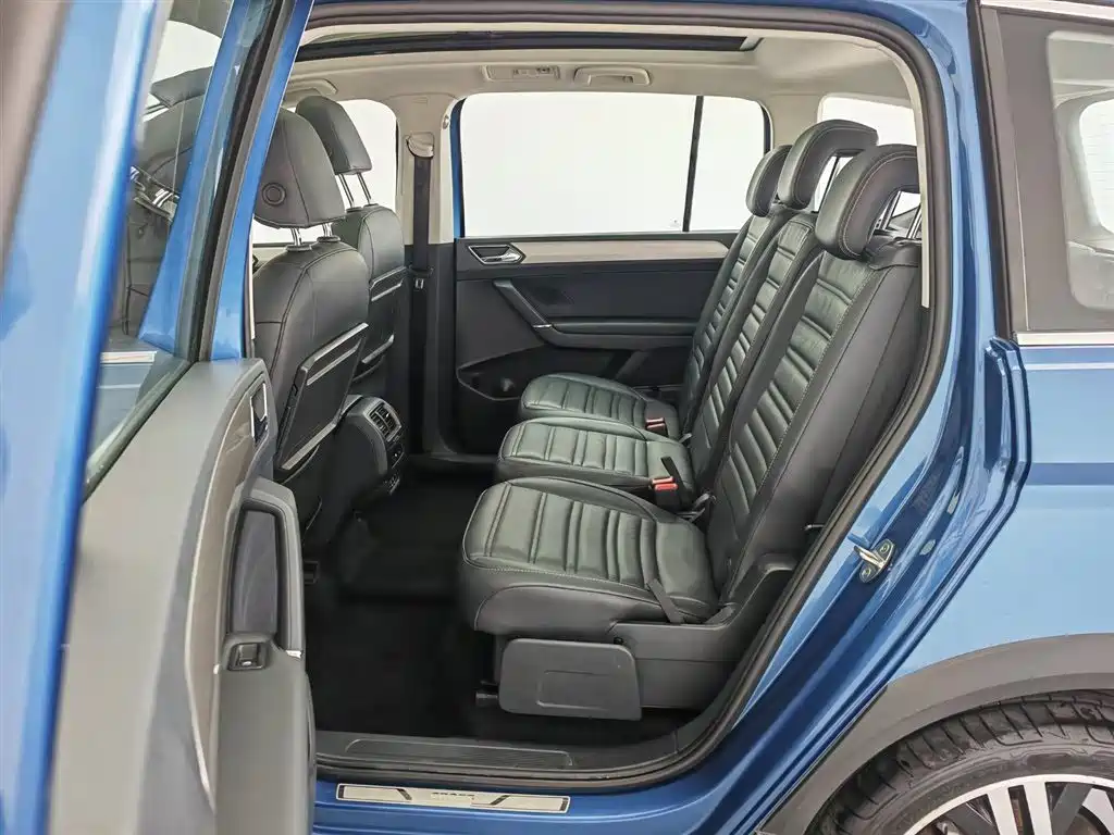 Volkswagen Touran 2018 Touran L 280TSI DSG Frontier Edition 7-Seater China V фото 15