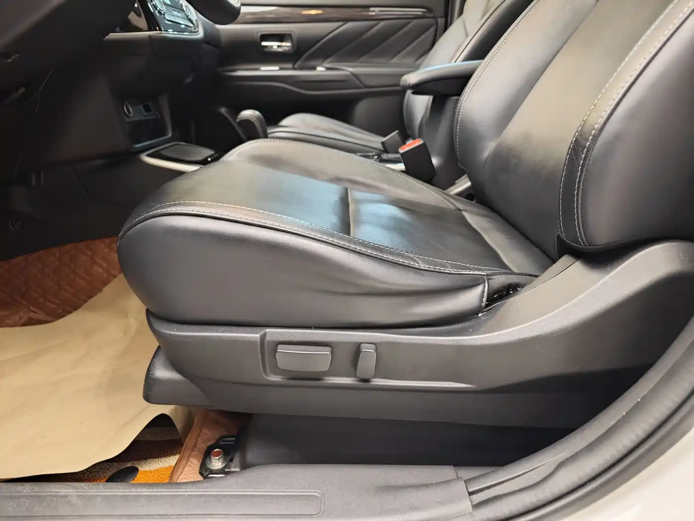 Mitsubishi Outlander 2019 2.0L 2WD Enjoy 5-Seater China VI фото 11