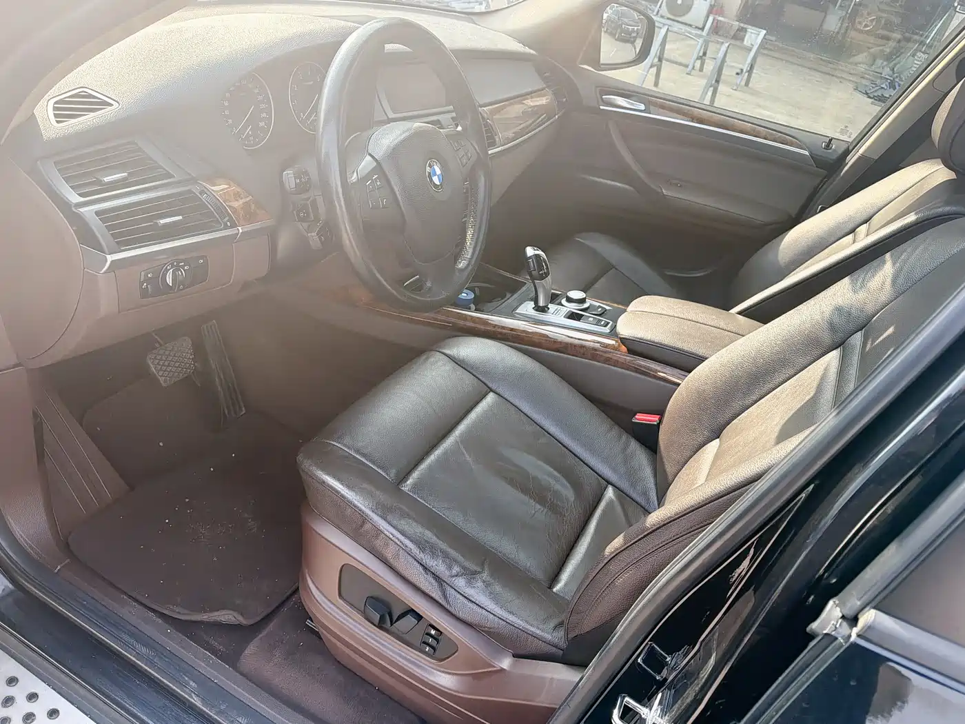 BMW X5 (Import) 2010 xDrive30i Luxury 10th Anniversary Edition фото 10