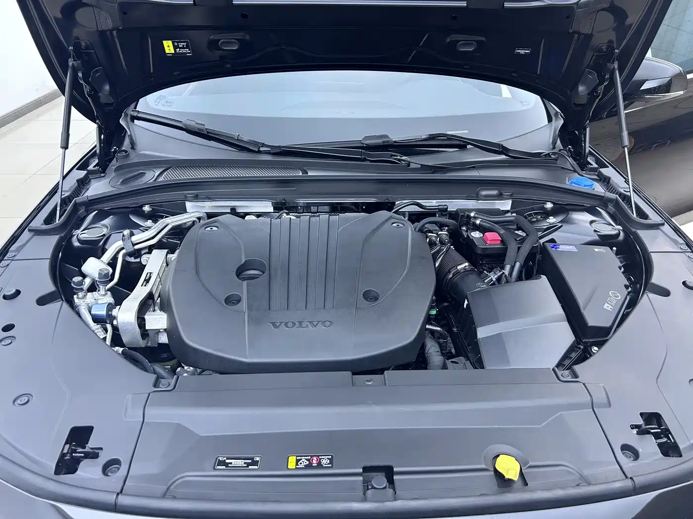VOLVO S90