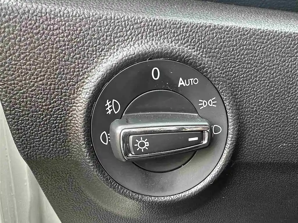 VOLKSWAGEN T ROC EXPLORING SONGS