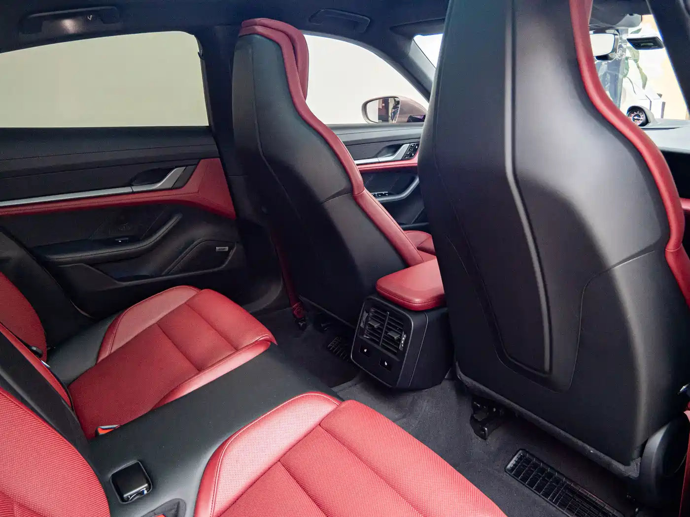 Porsche Taycan 2020 Taycan фото 20