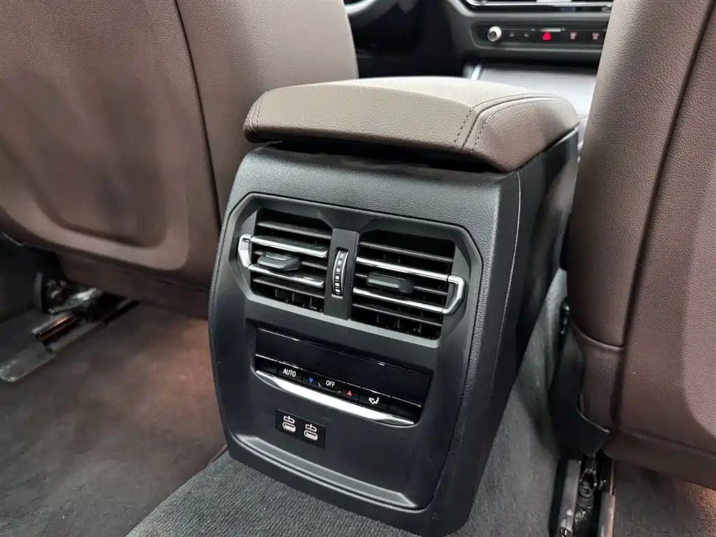 BMW i3 2025 eDrive 40 L Shadow Night Sport Package фото 24