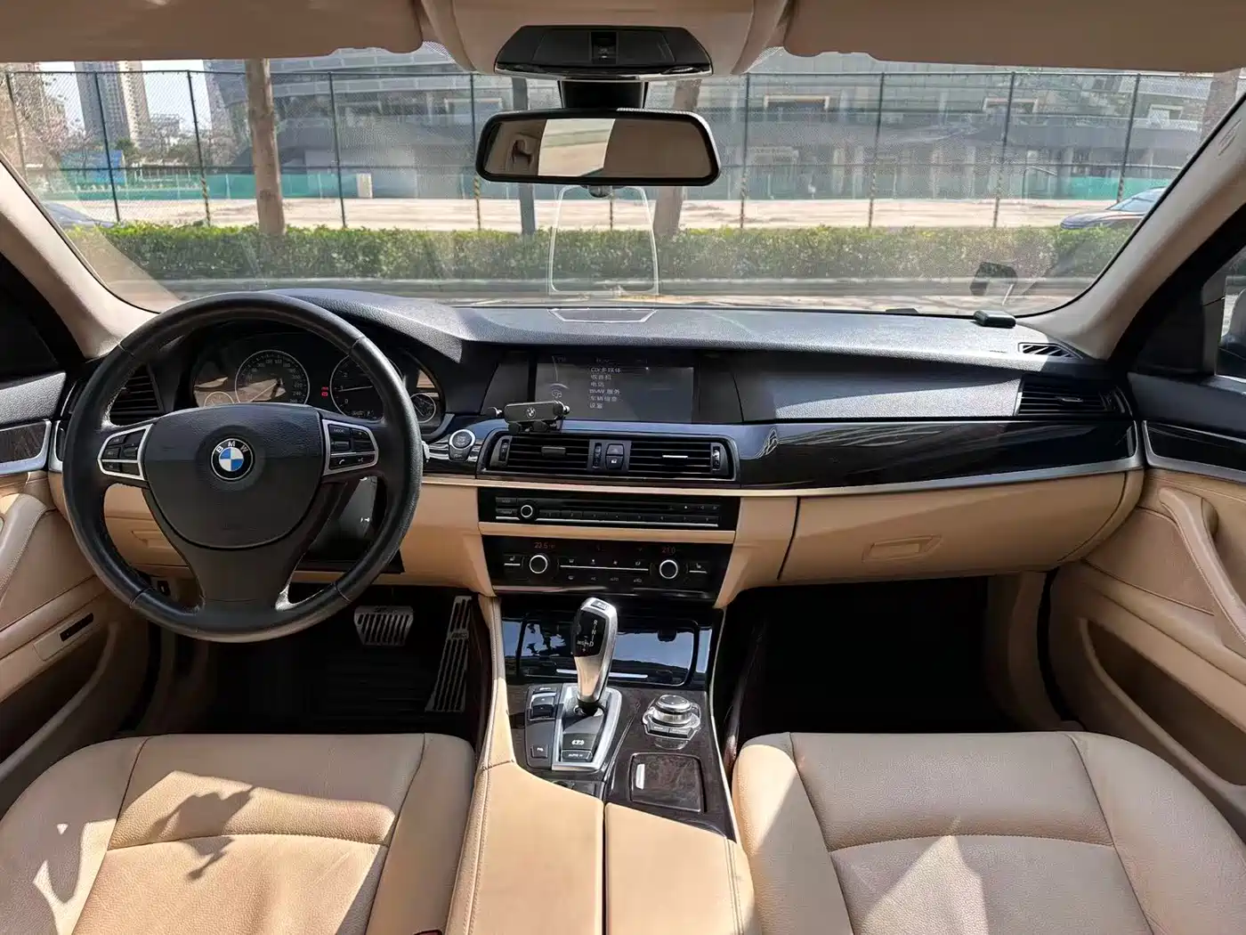 BMW 5 Series 2013 525Li Leadership фото 9