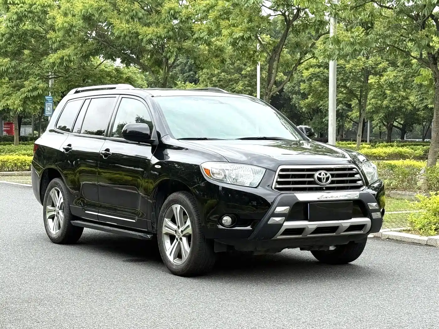 Toyota Highlander 2011 2.7L 2WD 7-seat Luxury фото 4