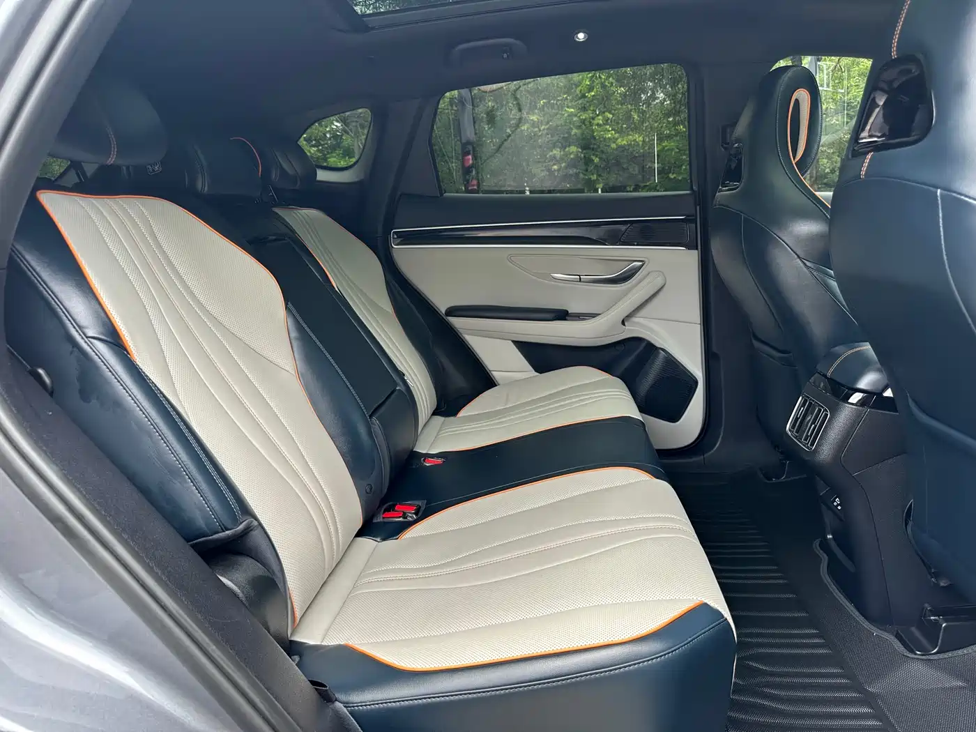 BYD Song PLUS PHEV 2024 Glory Edition DM-i 110km Flagship PLUS фото 35