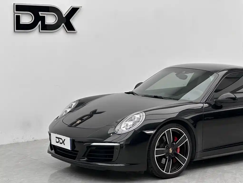 Фото 3 - Porsche 911
