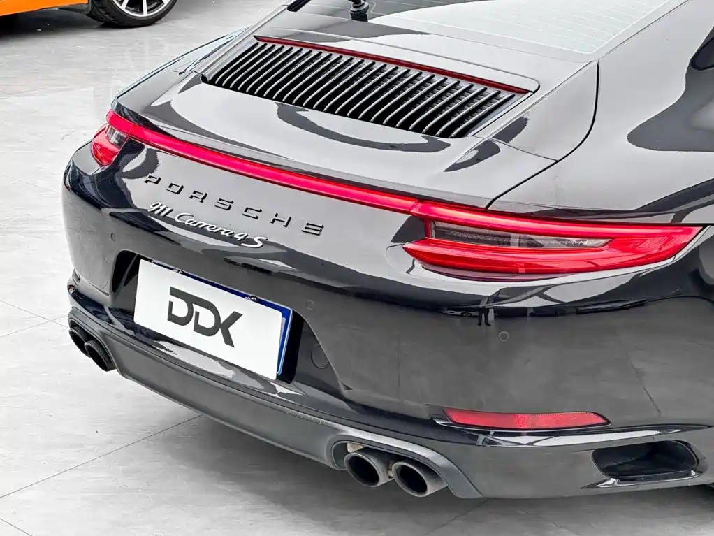 Фото 6 - Porsche 911