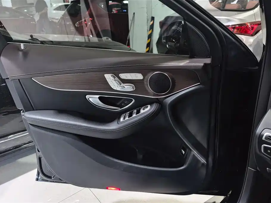 Mercedes-Benz GLC 2022 Facelift II GLC 260 L 4MATIC Sport Model фото 7