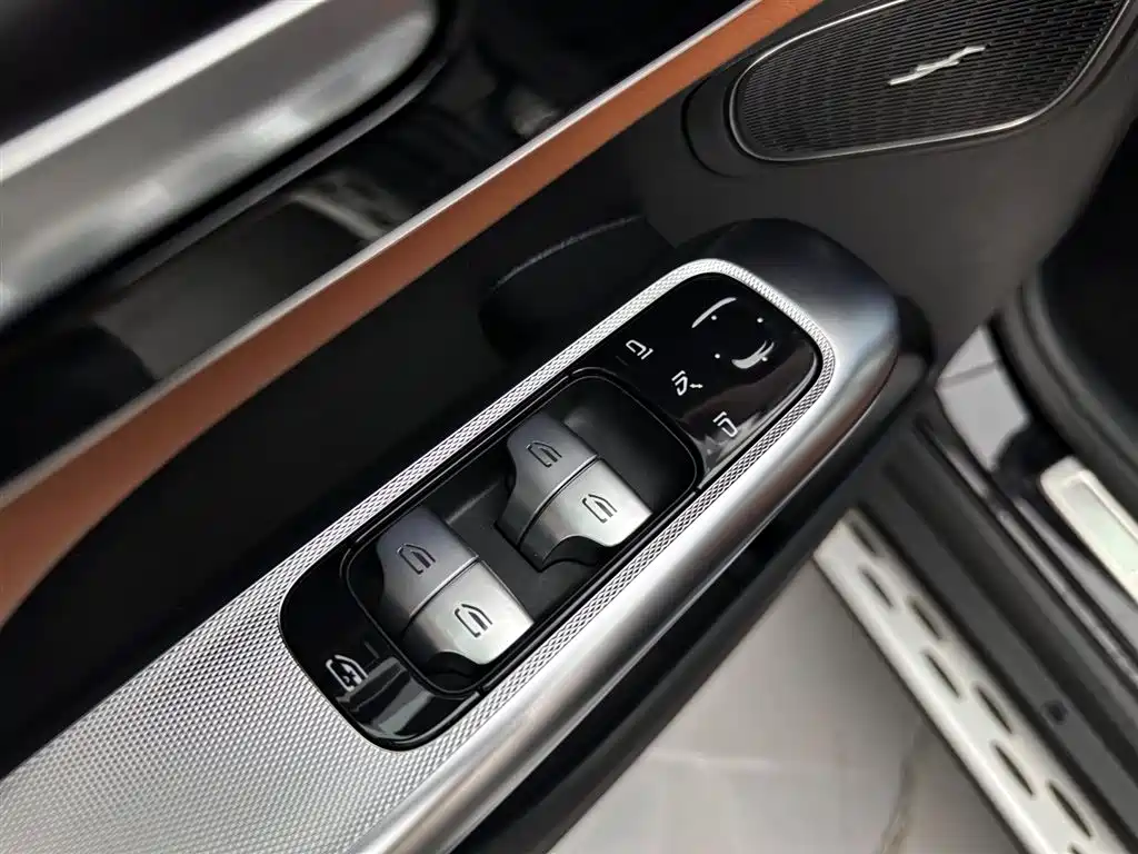 Mercedes-Benz GLC 2024 GLC 300 L 4MATIC Dynamic 7-seater фото 25