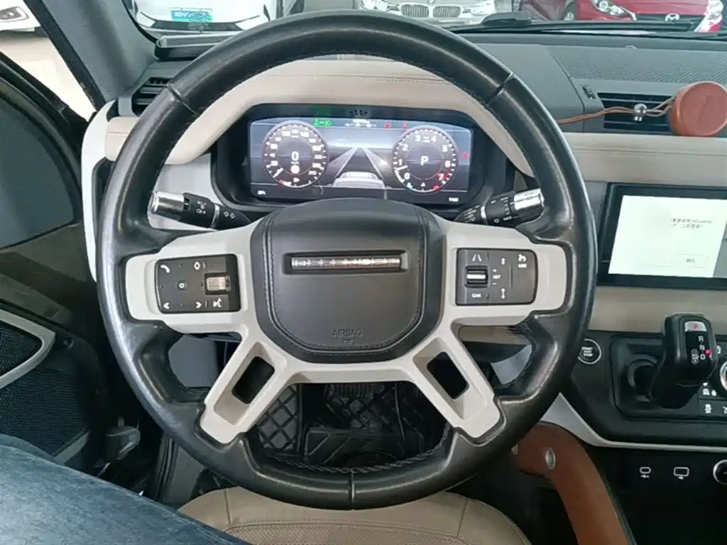 Land Rover Defender 2020 Model 110 P400 HSE фото 11