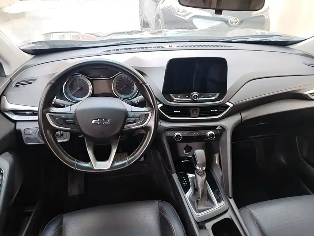 Photo 10 - Chevrolet Volando
