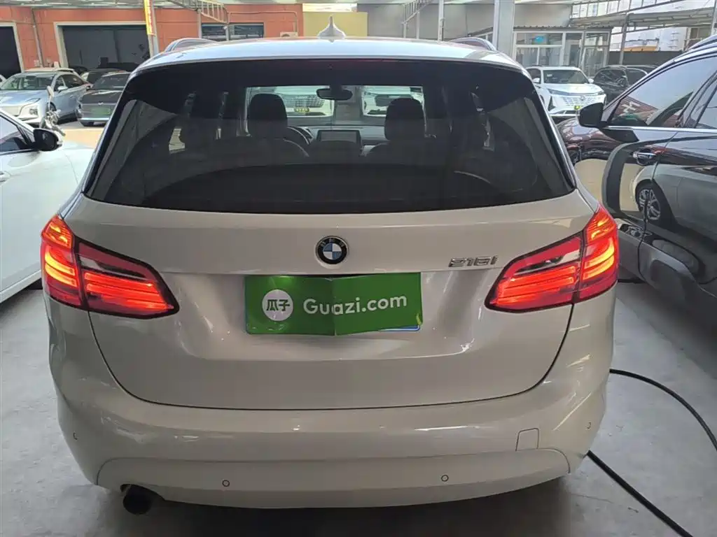 BMW 2 Series Touring 2016 218i Leading фото 6