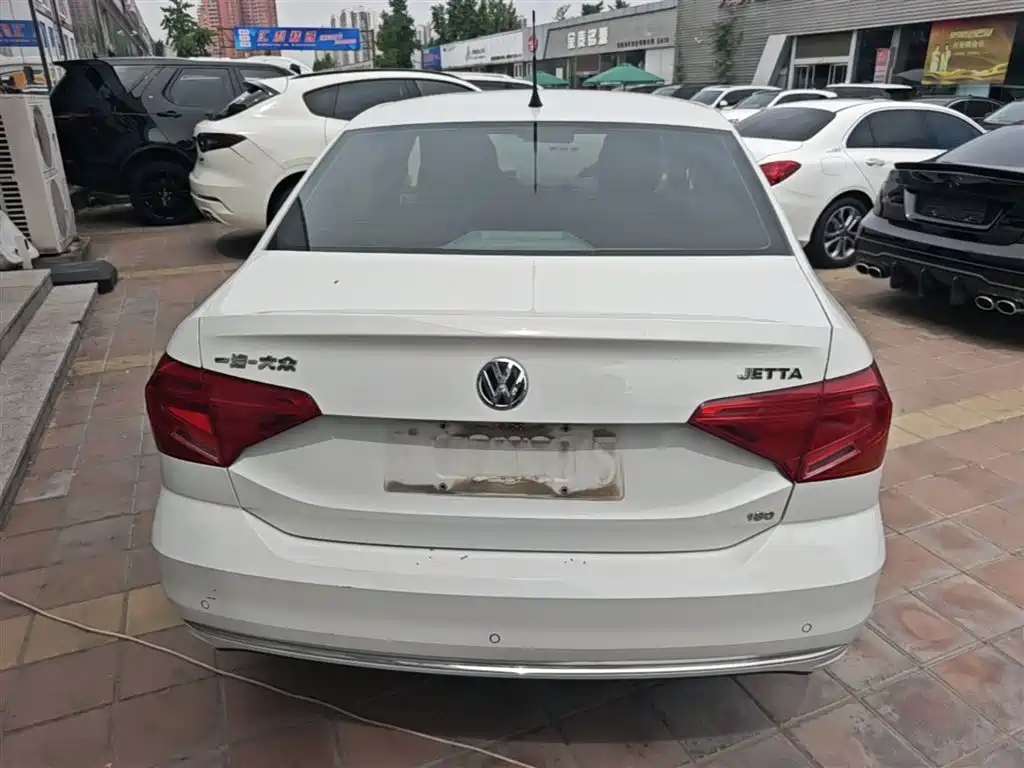 Volkswagen Jetta 2017 1.5L Automatic Comfort фото 10