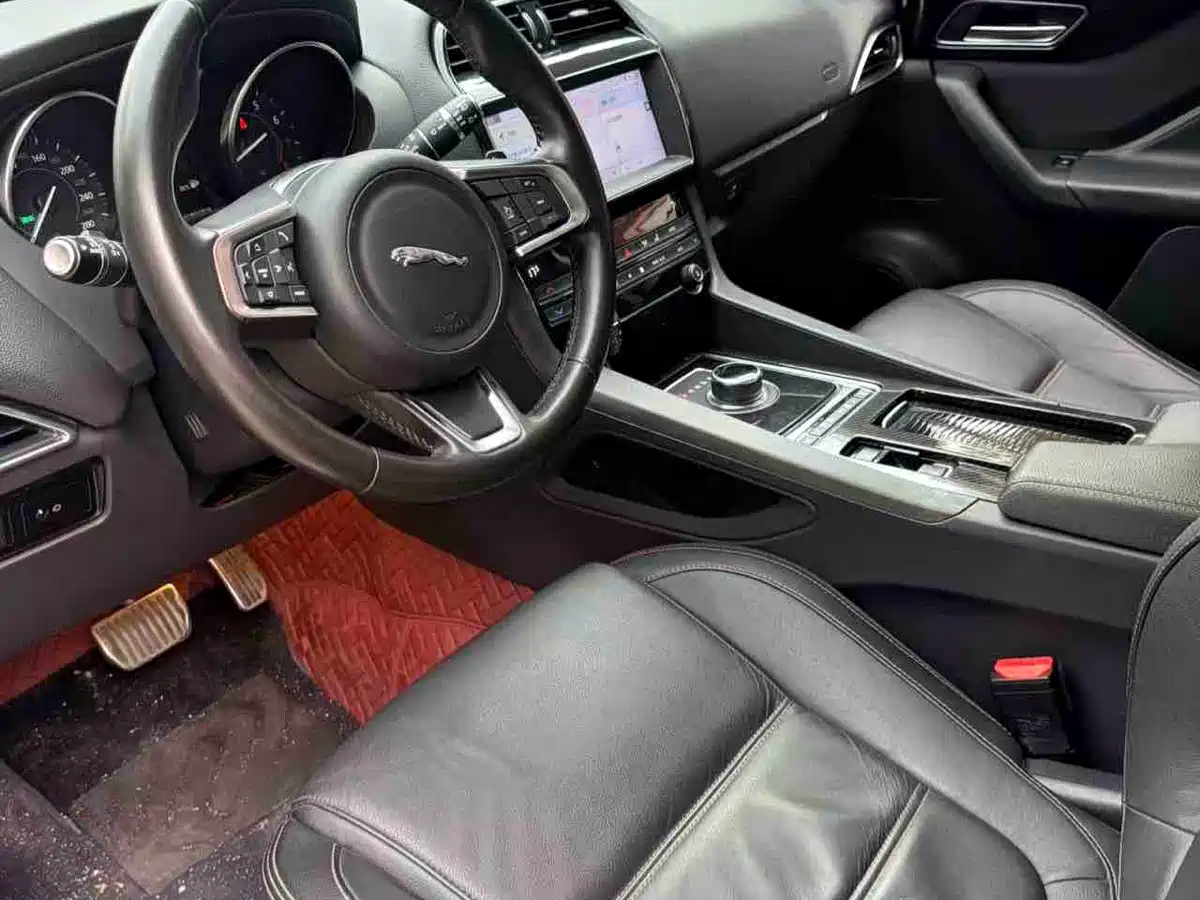 Jaguar F-PACE 2018 2018 2.0T 4WD Urban Premium Edition