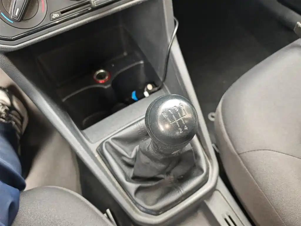 Volkswagen Jetta 2017 1.4L Manual Fashion фото 14